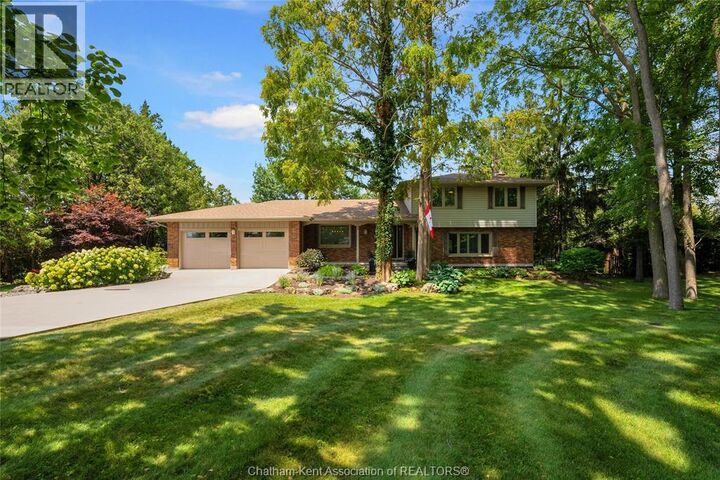 Property Photo:  9133 Woodland Crescent  ON N7M 6J8 