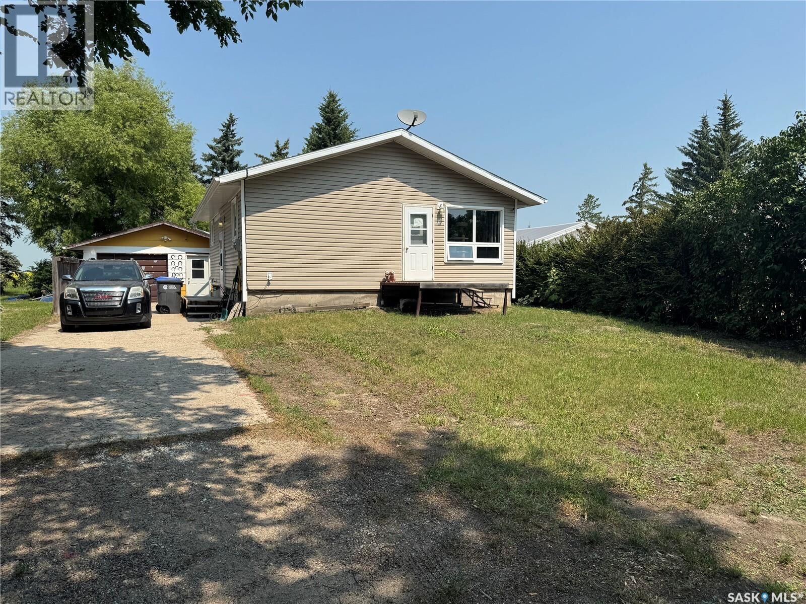 Property Photo: 106 King Street SK S0G 5H0
