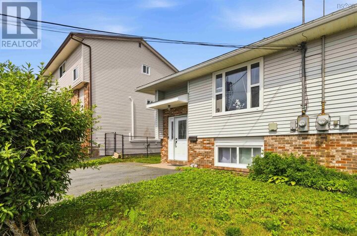 Property Photo:  31 Inglewood Crescent  NS B2W 5W4 