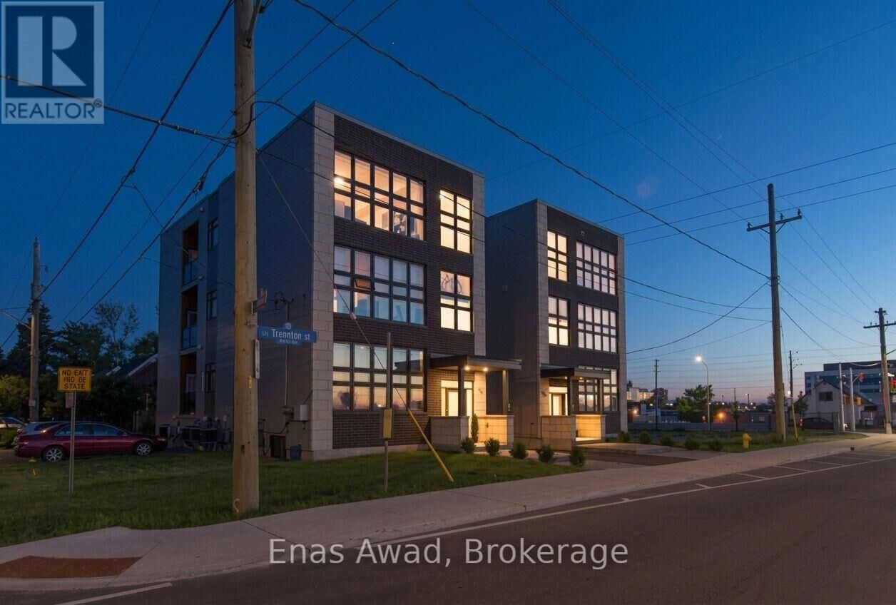 Property Photo: 322 Tremblay Road 3 ON K1G 0A5