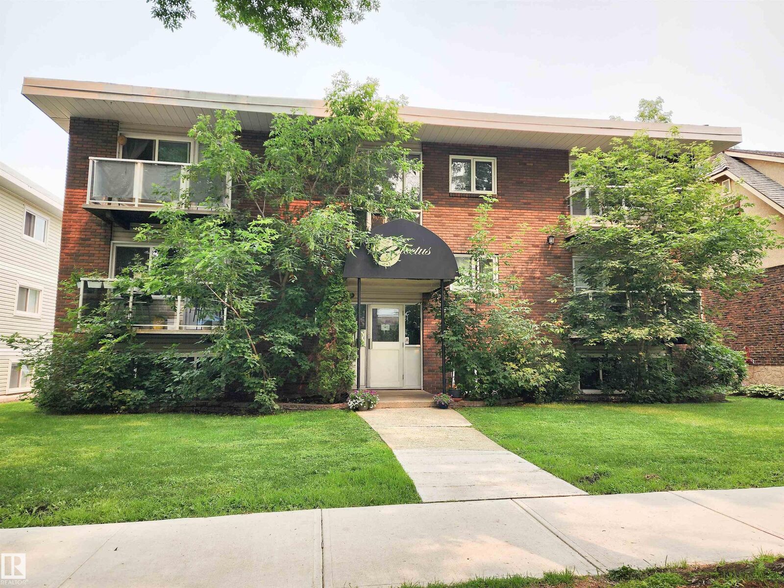 Property Photo: 10710 84 Avenue NW 1 AB T6E 2H9