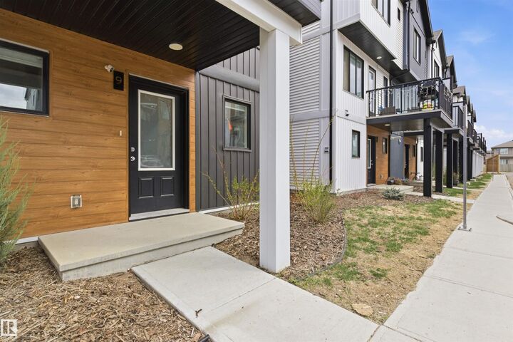 Property Photo:  850 Secord Boulevard NW  AB T5T 7R9 