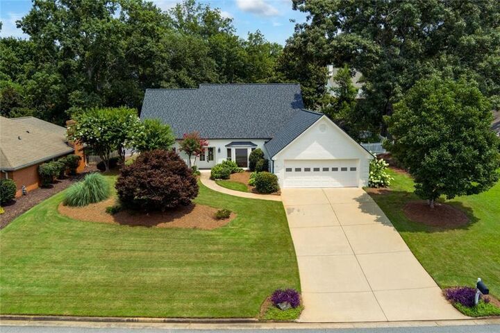 Property Photo:  410 Singletree Trace  GA 30004 