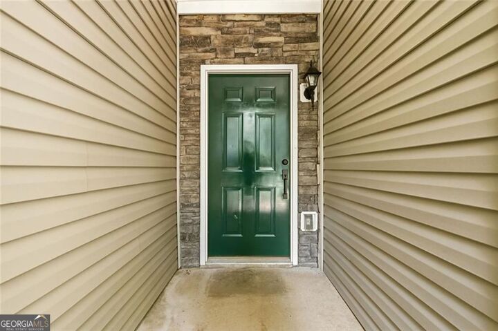 Property Photo:  5823 N Cove Road  GA 30504 