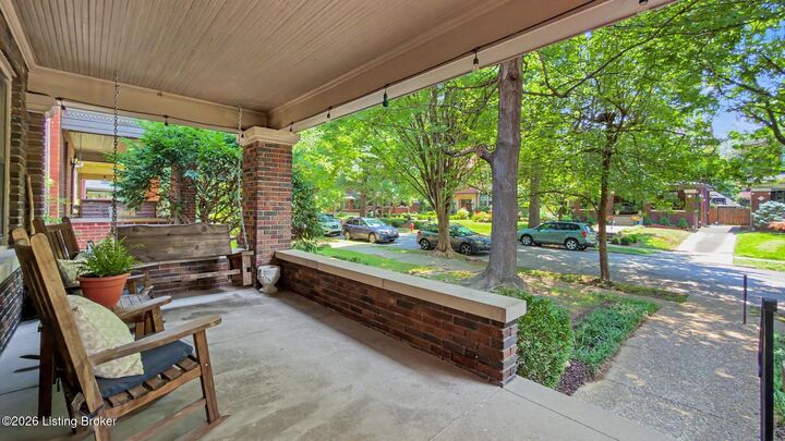Property Photo: 2135 Baringer Ave KY 40204