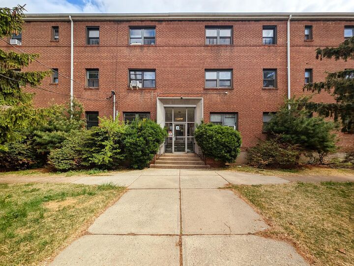 Property Photo: 204 North St 2B NJ 07307