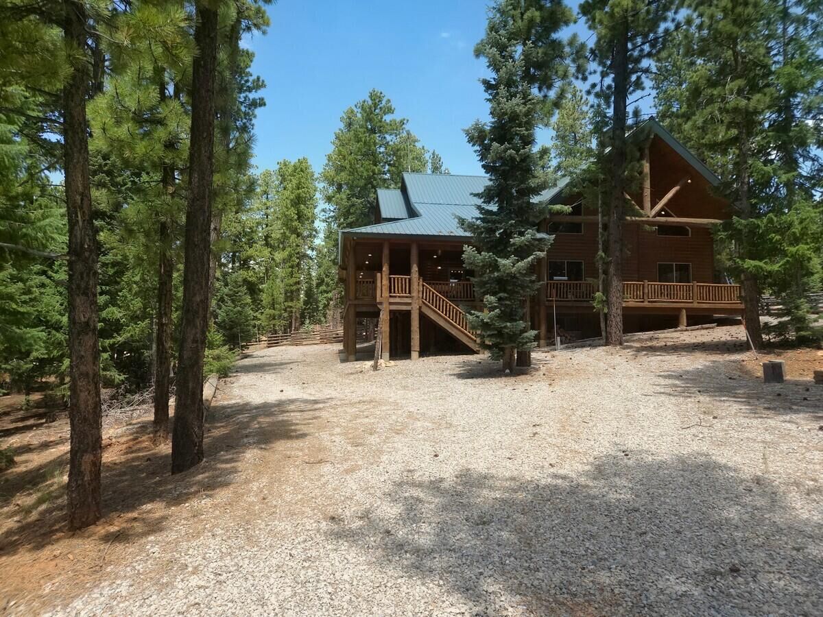 Property Photo: 1525 N Henry Rd UT 84762