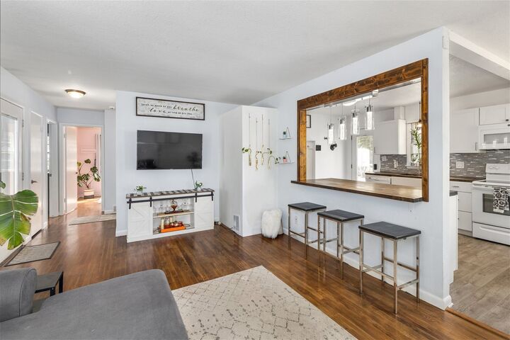 Property Photo: 2804 Vine Street IA 50265