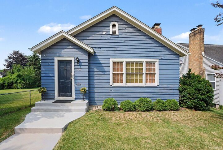 Property Photo:  1949 Beverly Place  IN 46616-2011 