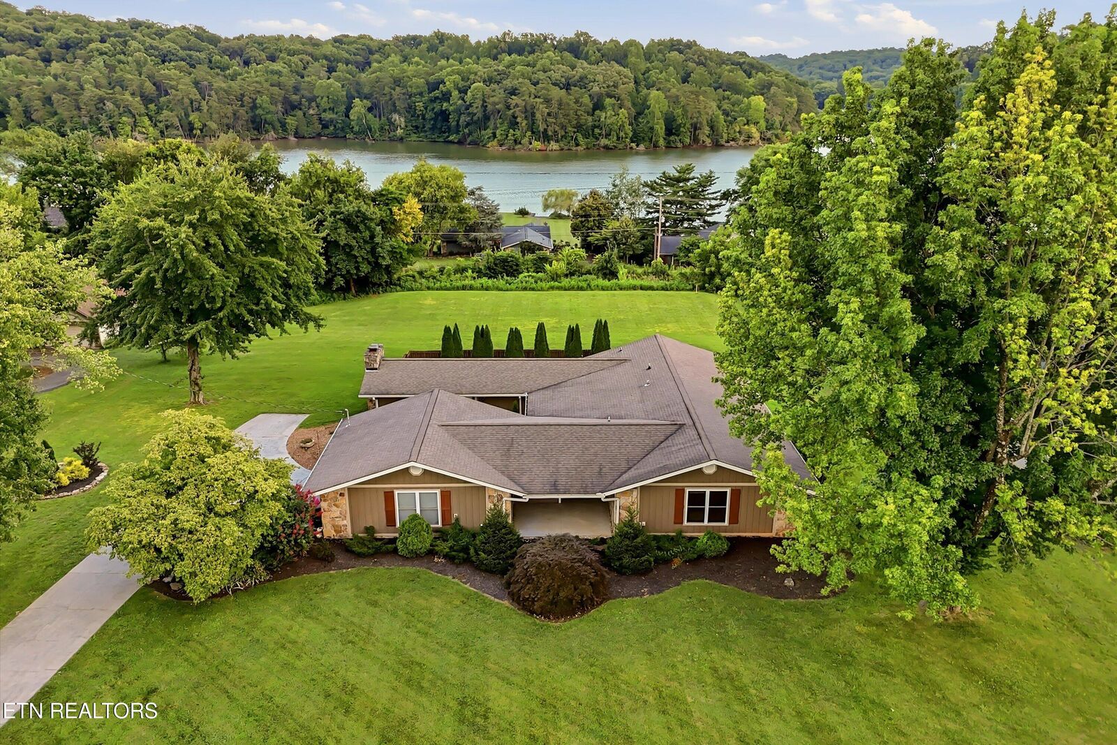Property Photo:  10100 El Pinar Drive  TN 37922 