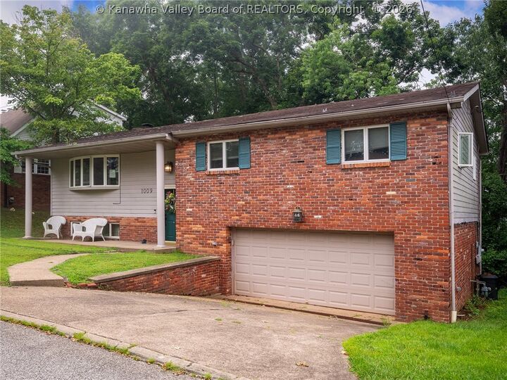 Property Photo:  1009 Rustling Road  WV 25303 