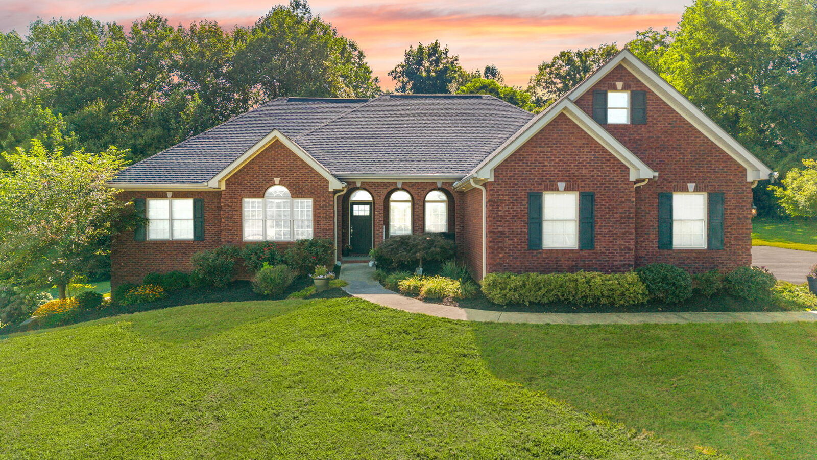 Property Photo: 332 Bridle Run KY 42503