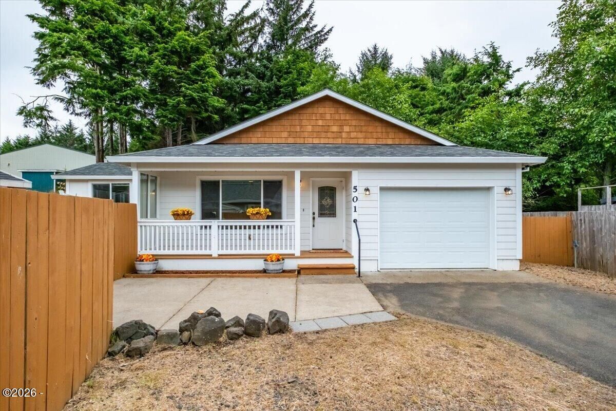 Property Photo: 501 SE Neptune Avenue OR 97367