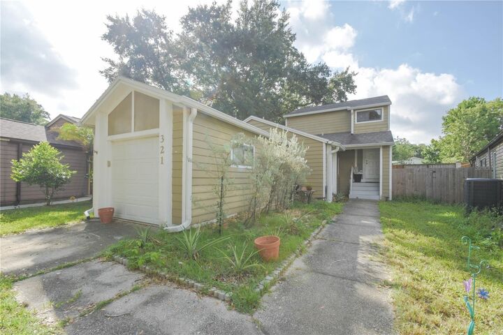 Property Photo:  321 Kirkcaldy Drive  FL 32708 
