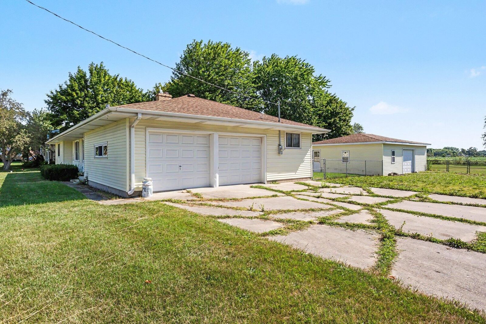 Property Photo:  802 N SE Boutell Road  MI 48732 