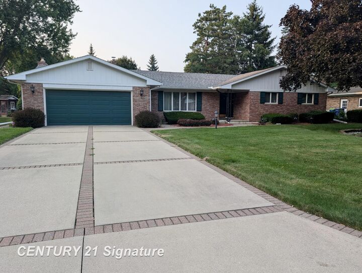Property Photo:  5164 Clydesdale Lane  MI 48603 