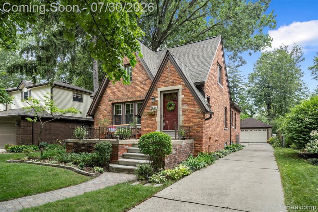 Property Photo:  9625 Blackburn Street  MI 48150 2804 