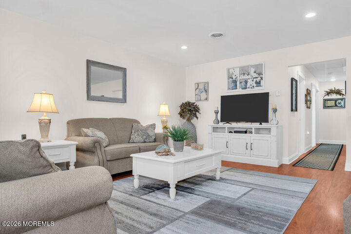 Property Photo:  5 Winthrop Place  NJ 08759 