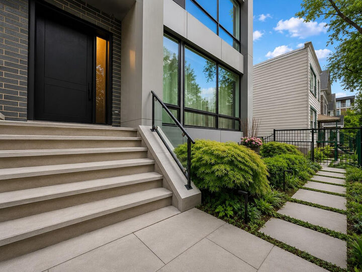Property Photo: 2022 W Moffat Street IL 60647