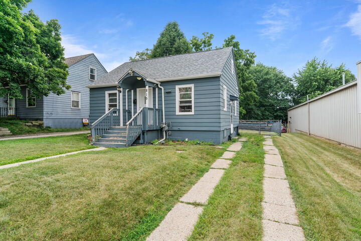 Property Photo:  815 20th Street  IL 61104 