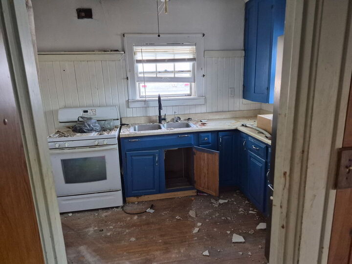 Property Photo:  1512 Burton Street  IL 61103 