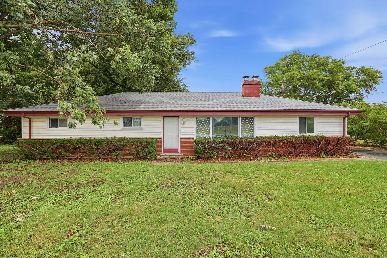 Property Photo:  608 E Camp McDonald Road  IL 60070 
