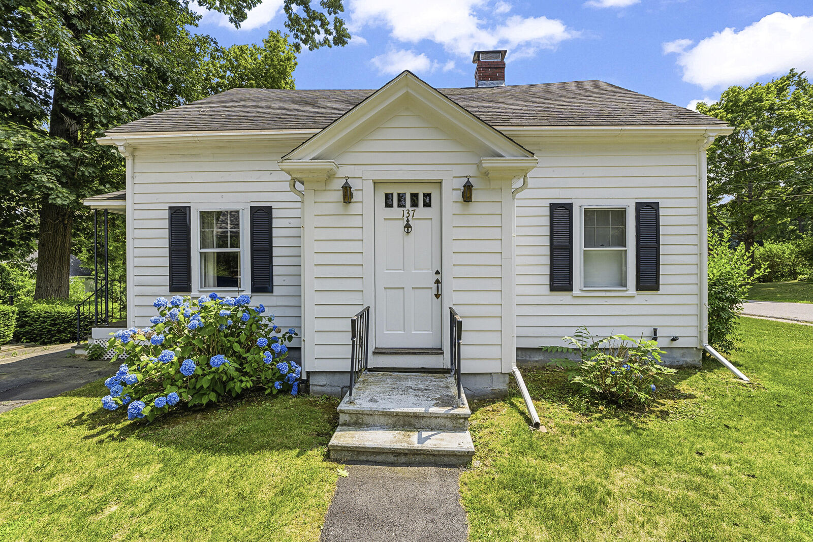 Property Photo: 137 Pleasant Street ME 03903