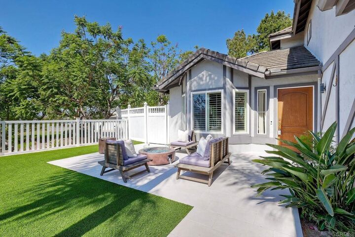 Property Photo: 8308 Courtney Ln CA 92071