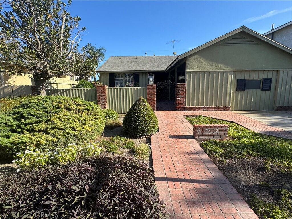 Property Photo: 2433 Monogram CA 90815