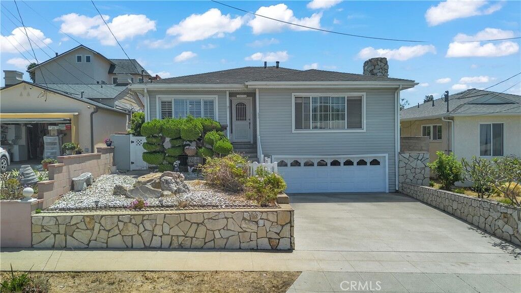 Property Photo:  3618 S Cabrillo Avenue  CA 90731 
