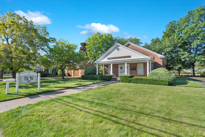 Property Photo: 35 School Street ME 04073
