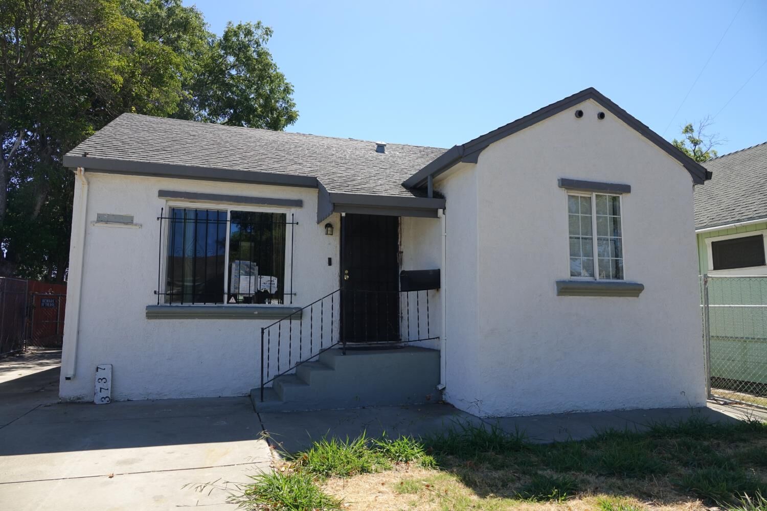 Property Photo:  3737 32nd Street  CA 95820 