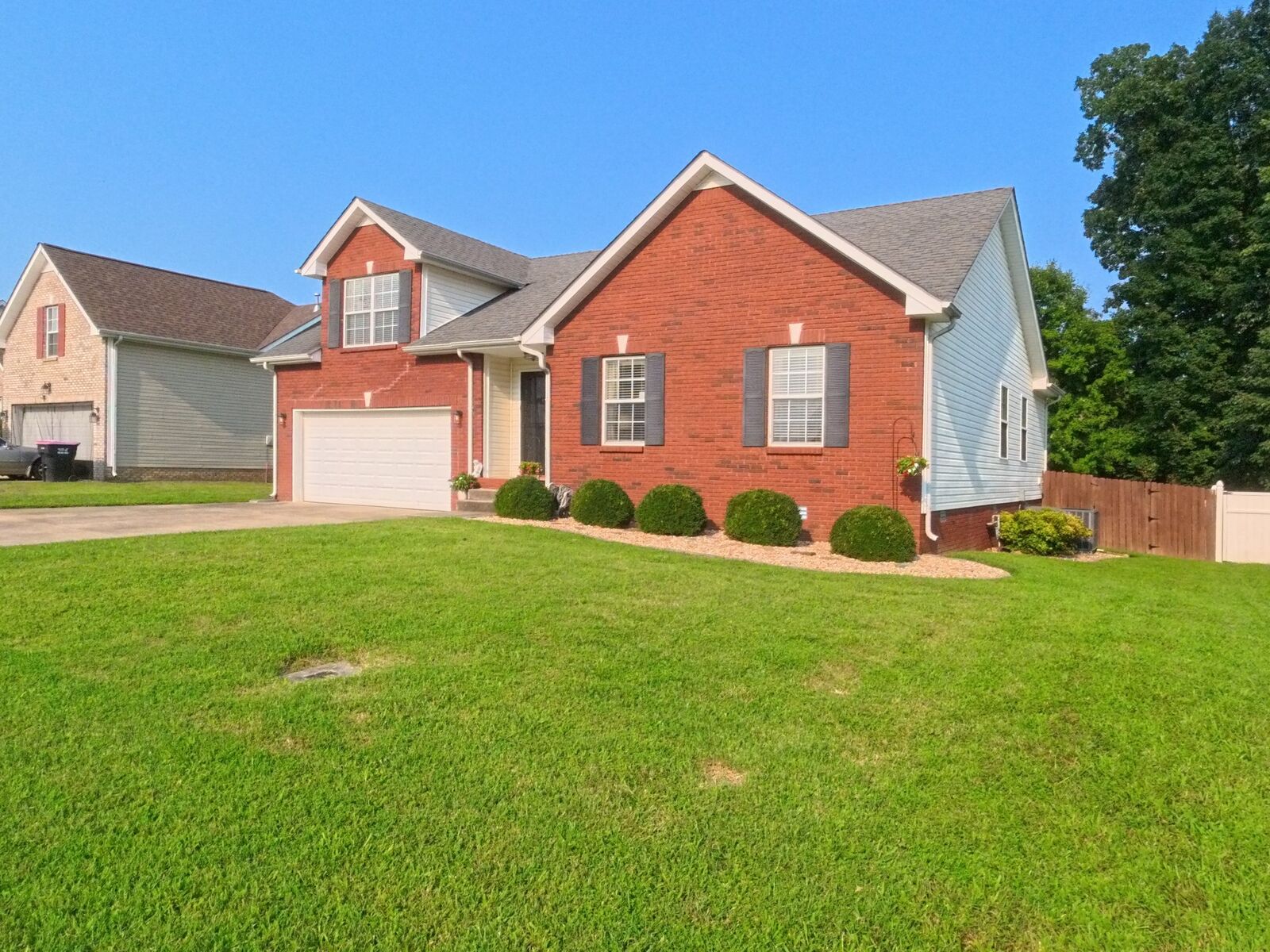 Property Photo: 1464 Cedar Springs Cir TN 37042