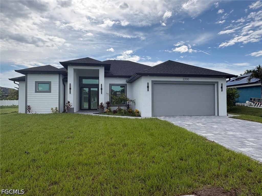 Property Photo:  2200 NE 15th Avenue  FL 33909 
