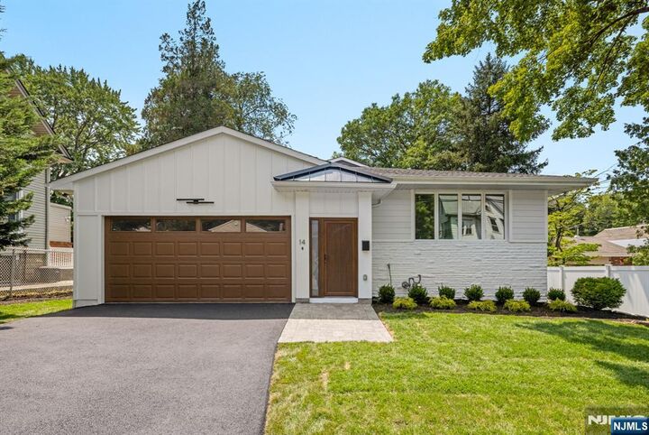 Property Photo:  14 Chestnut Avenue  NJ 07624 