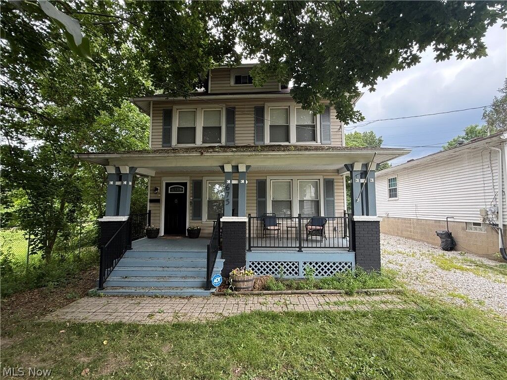 Property Photo:  675 Oxford Avenue  OH 44310 