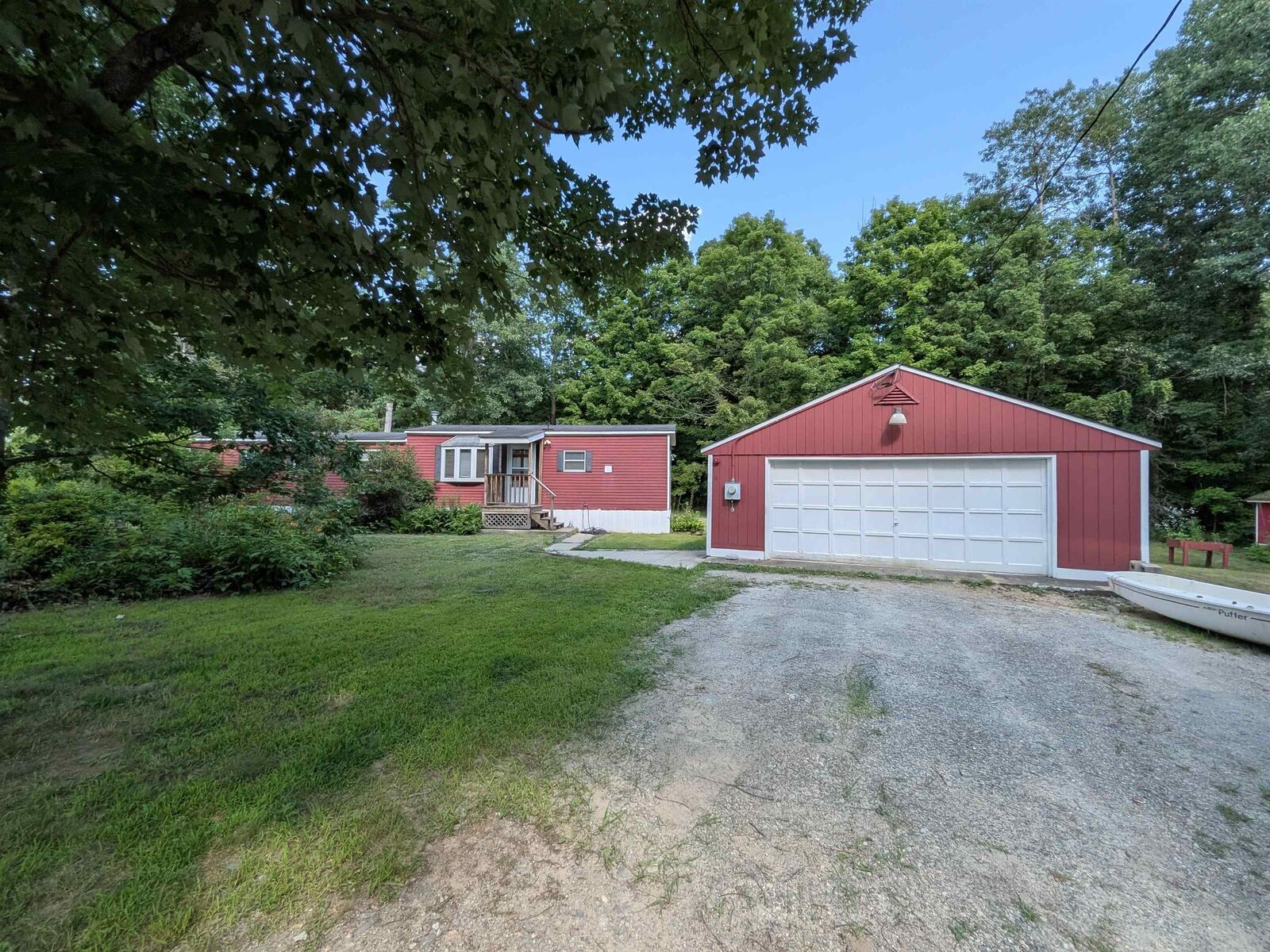 Property Photo: 14 Seagroves Street NH 03086