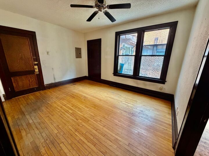 Property Photo:  1928 Aldrich Avenue S B105  MN 55403 