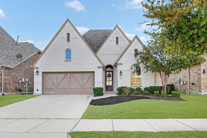 Property Photo: 5117 Ember Place TX 76227