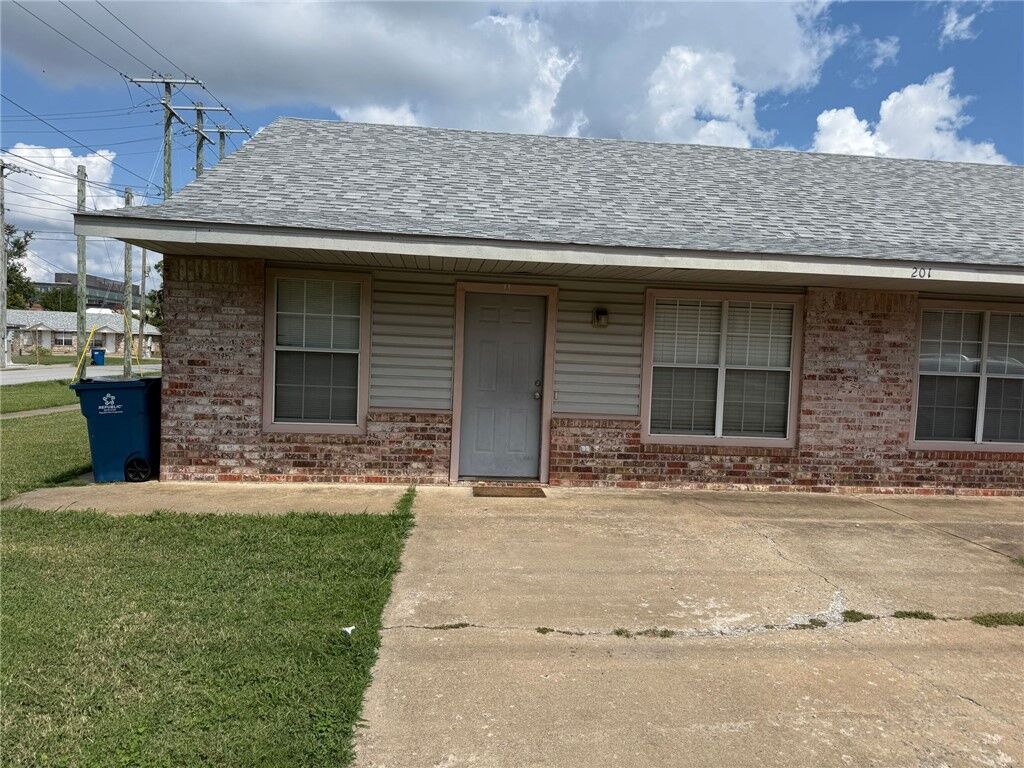 Property Photo:  201 6th Street A  AR 72712 