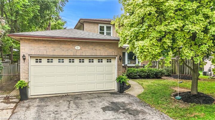 Property Photo:  37 Rose Court  ON N3L 3T9 