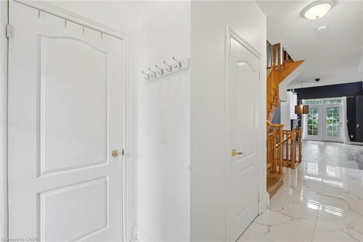 Property Photo: 1295 Wharf Street 21 ON L1W 1A2