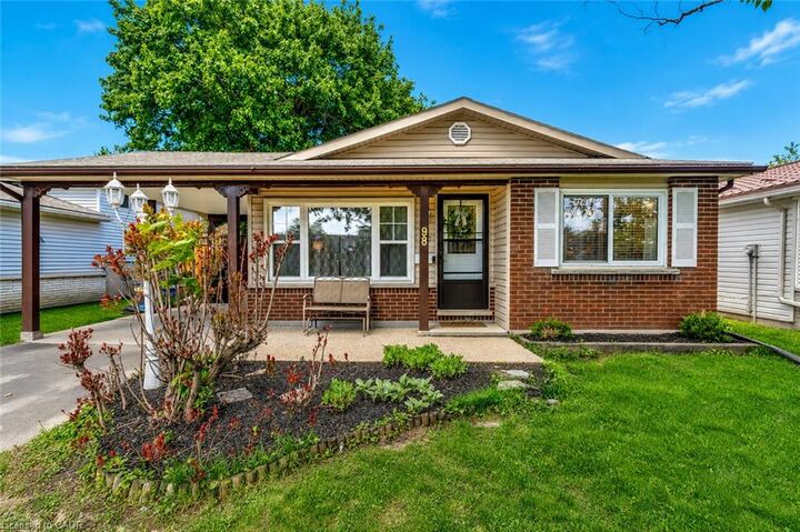 Property Photo: 98 Belwood Crescent ON N2C 1Z3