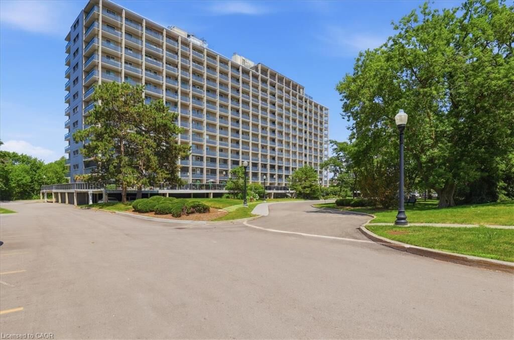 Property Photo:  58 Bridgeport Road 806  ON N2J 4H5 