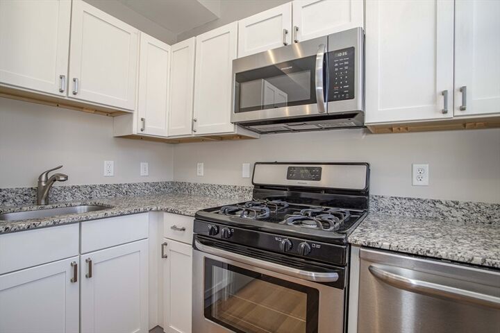 Property Photo: 28 Cooper St 1 MA 02113