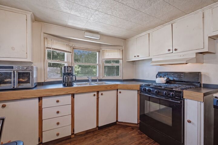 Property Photo:  124 Mayflower Avenue  MA 02780 