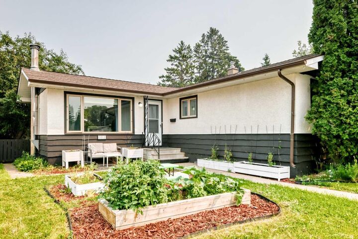 Property Photo: 3313 42A Avenue Close AB T4N 3A5