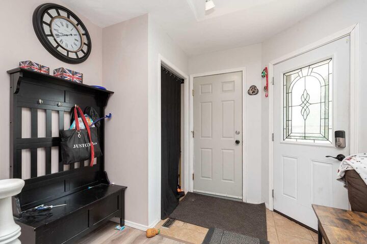 Property Photo: 14 Heritage Road W AB T1K 6T8