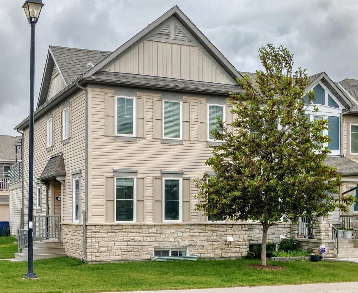 Property Photo:  535 Windstone Common SW  AB T4B 3R7 