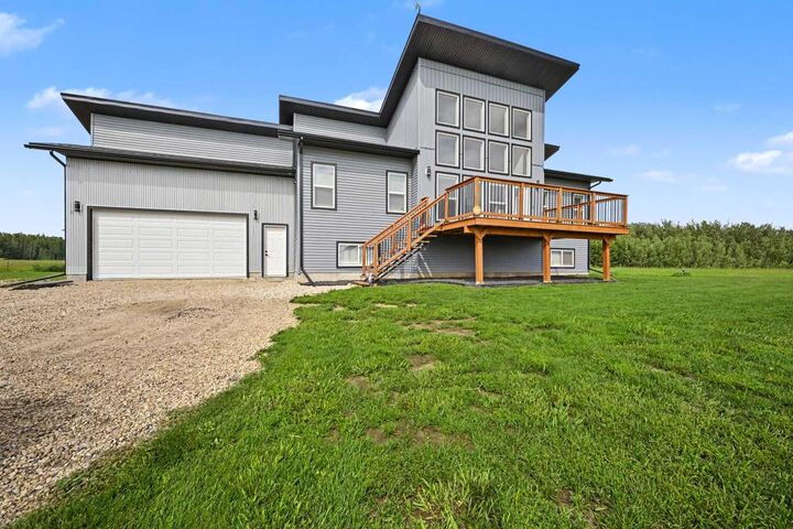 Photo de la propriété:  2,715049 Range Road 40  AB T8X 4H5 